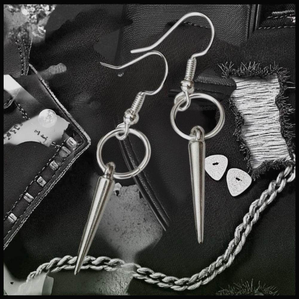 5 For $25💫Silver Punk Spike Dangles
